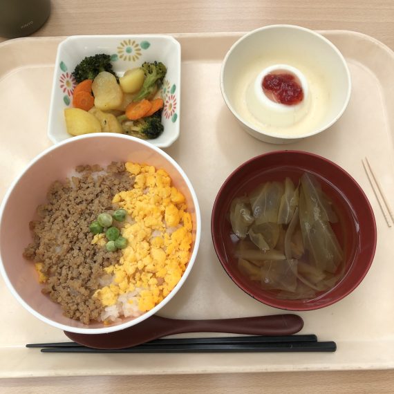 昼食(神奈川県立保健福祉大学)